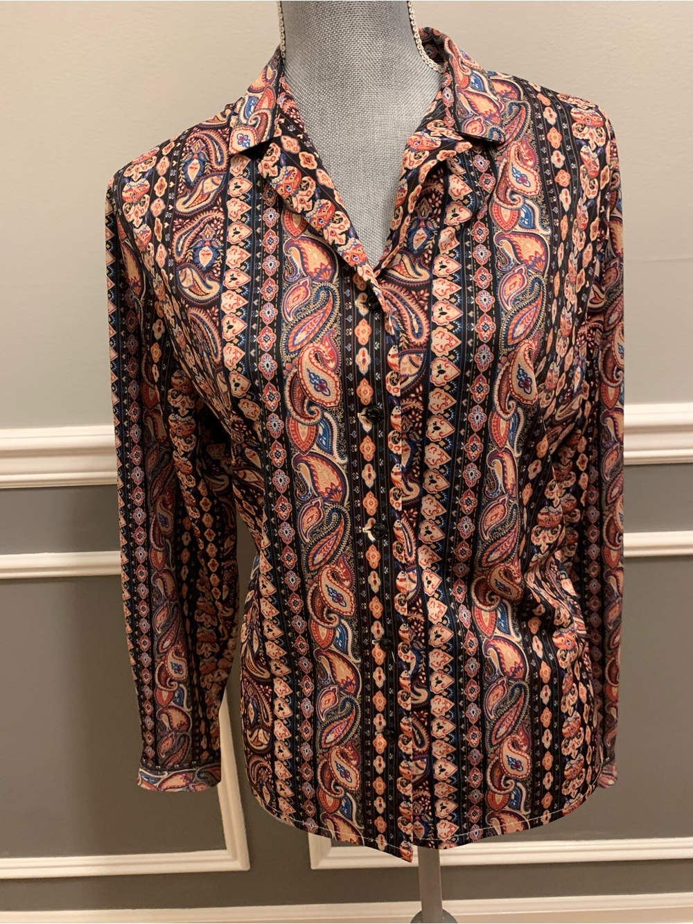 Vintage 70’s Blouse Paisley Print Vertical Striped Women’s Size Medium (read)